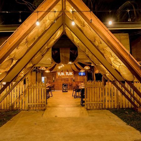 Tuk Tuk Boutique Hotel 니곰보 외부 사진