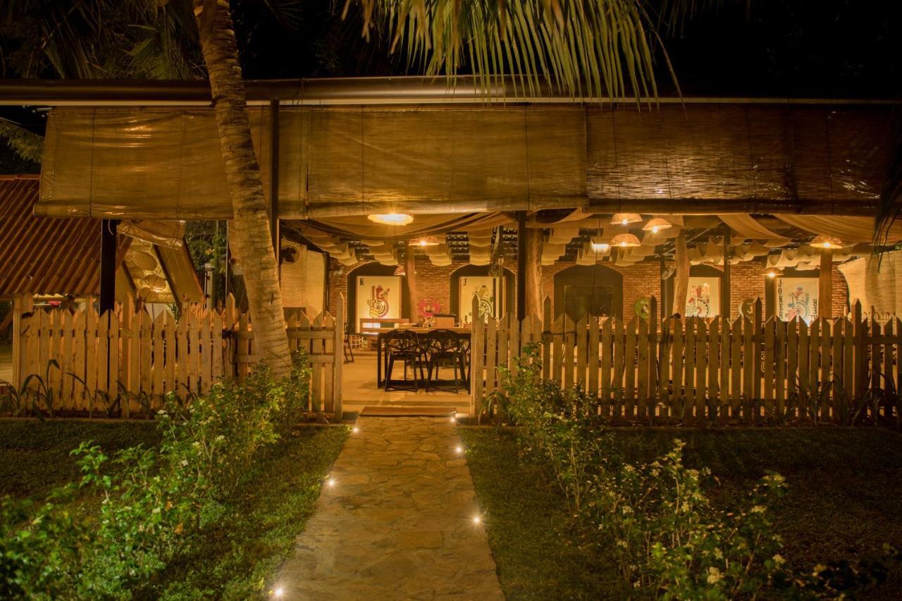 Tuk Tuk Boutique Hotel 니곰보 외부 사진