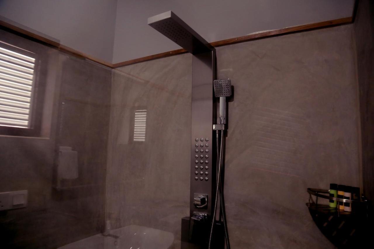 Tuk Tuk Boutique Hotel 니곰보 외부 사진